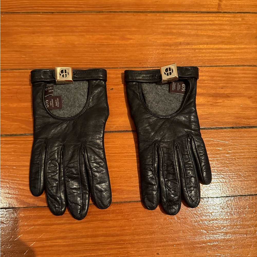 Henri Bendel Women’s Black Leather Driving Gloves
